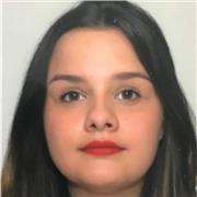 Jeune étudiante pédagogue et investie